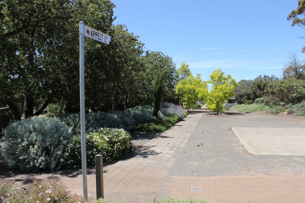 Appelt Lane - Northern End - Signpost