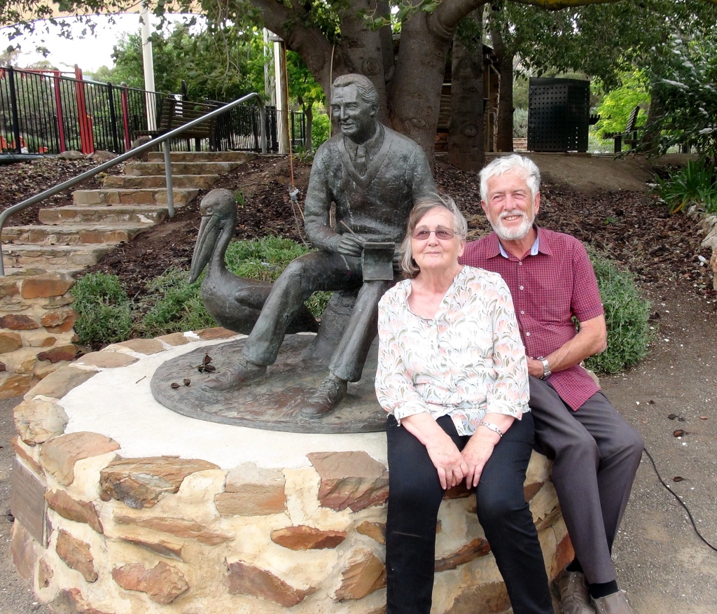 Janne & Jeff Minge with the Colin Thiele Sculpture on Colin's 100th Birthday Anniversary Photo Peter Herriman